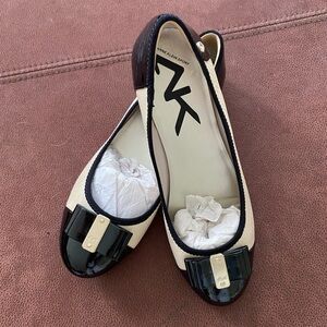 Anne Klein Aricia Black & Cream Bow Ballet Flats 8 1/2 M